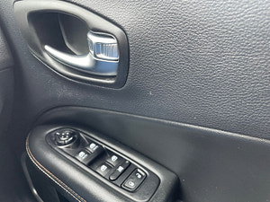 Jeep Compass thumbnail