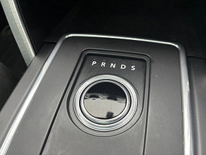 Land Rover Discovery Sport thumbnail