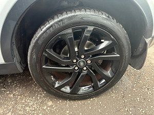 Land Rover Discovery Sport thumbnail