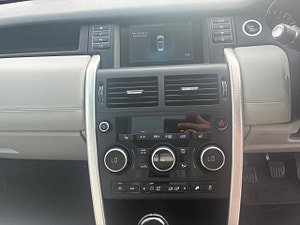 Land Rover Discovery Sport thumbnail