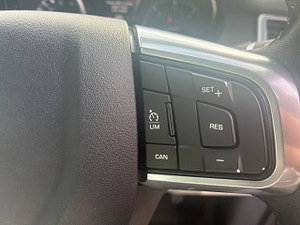 Land Rover Discovery Sport thumbnail