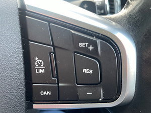 Land Rover Discovery Sport thumbnail
