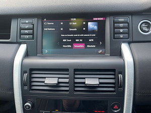 Land Rover Discovery Sport thumbnail