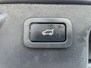 Land Rover Discovery Sport thumbnail
