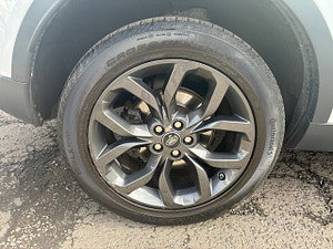 Land Rover Discovery Sport thumbnail