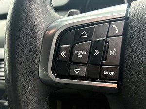 Land Rover Discovery Sport thumbnail