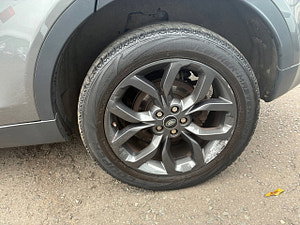 Land Rover Discovery Sport thumbnail