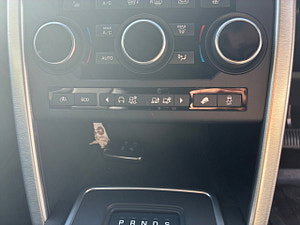 Land Rover Discovery Sport thumbnail