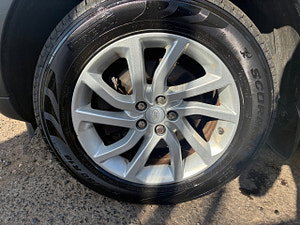 Land Rover Discovery Sport thumbnail