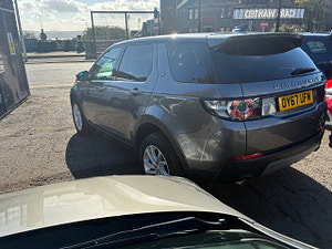 Land Rover Discovery Sport thumbnail