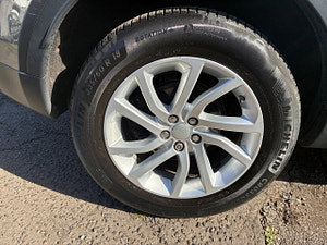 Land Rover Discovery Sport thumbnail