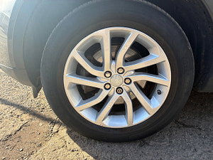 Land Rover Discovery Sport thumbnail