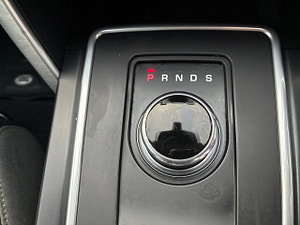 Land Rover Discovery Sport thumbnail