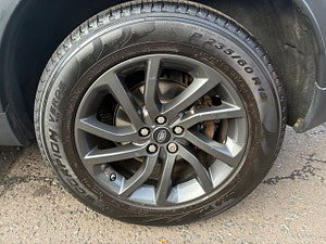 Land Rover Discovery Sport thumbnail