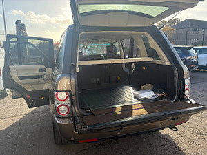 Land Rover Range Rover thumbnail