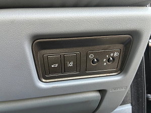 Land Rover Range Rover Evoque thumbnail