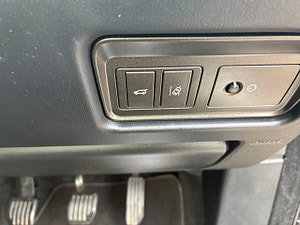 Land Rover Range Rover Evoque thumbnail