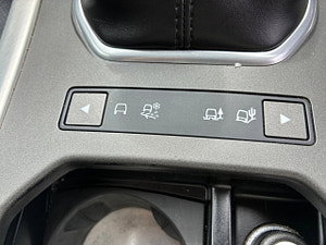 Land Rover Range Rover Evoque thumbnail