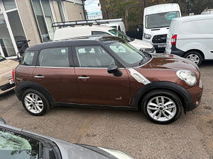 MINI Countryman thumbnail