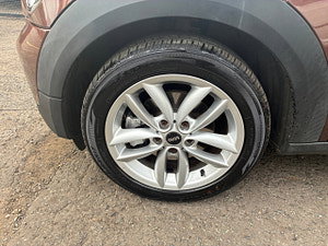 MINI Countryman thumbnail