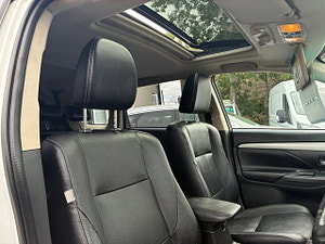 Mitsubishi Outlander thumbnail