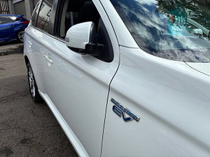 Mitsubishi Outlander thumbnail