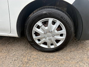 Nissan NV200 thumbnail