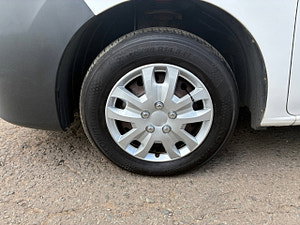 Nissan NV200 thumbnail