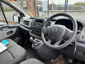 Nissan NV300 thumbnail