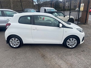 Peugeot 108 thumbnail