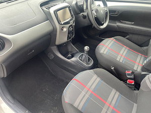 Peugeot 108 thumbnail