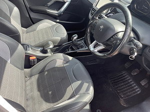 Peugeot 2008 thumbnail