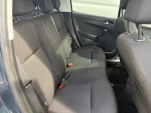 Peugeot 208 thumbnail