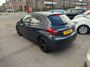 Peugeot 208 thumbnail
