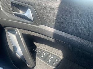 Peugeot 308 thumbnail