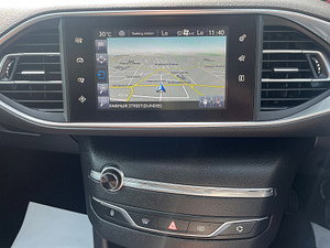Peugeot 308 thumbnail