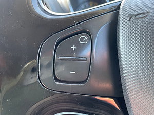 Renault Captur thumbnail
