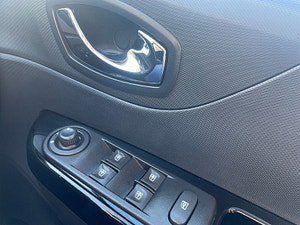 Renault Captur thumbnail
