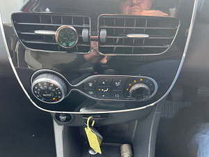 Renault Clio thumbnail