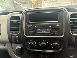Renault Trafic thumbnail