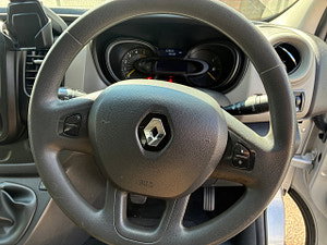 Renault Trafic thumbnail