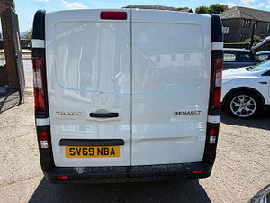 Renault Trafic thumbnail