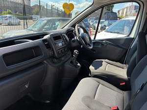 Renault Trafic thumbnail