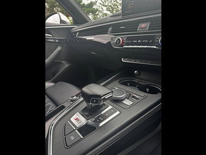 Audi S4 Avant thumbnail