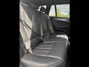 BMW 5 Series thumbnail