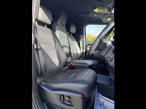 Land Rover DEFENDER 110 thumbnail