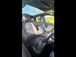 Land Rover Discovery Sport thumbnail