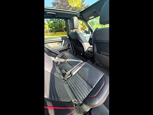 Land Rover Discovery Sport thumbnail