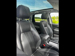 Land Rover Discovery Sport thumbnail