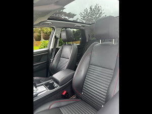 Land Rover Discovery Sport thumbnail